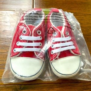 NEW baby crib shoes, like Converse, red size 3